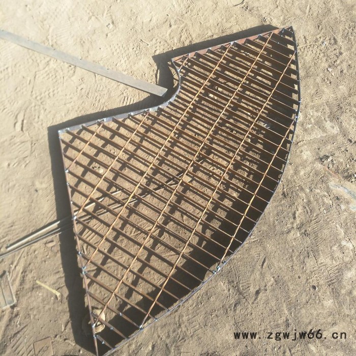 厂家销售 批发零售 不锈钢井盖 热镀锌格栅板 现货供应排水沟盖板图7