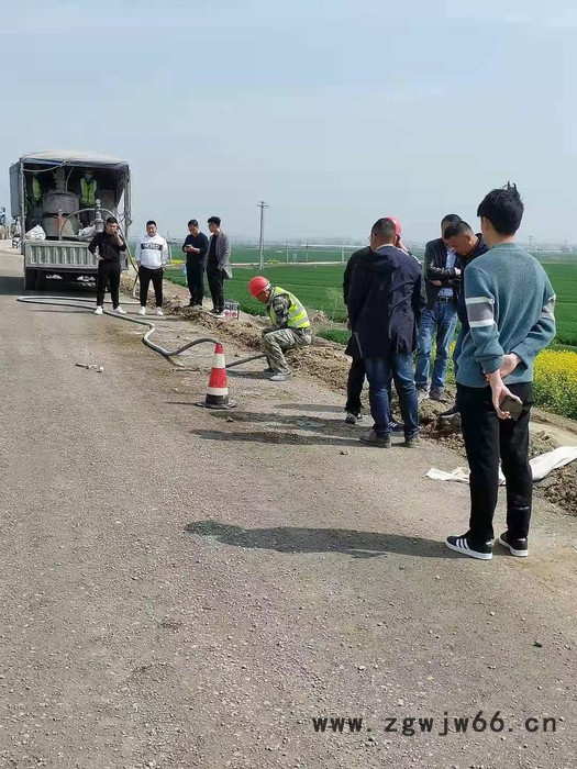 河南信阳息县地下室防堵注浆用水下抗渗堵漏注浆剂        井盖修补材料、薄层修补材料图5