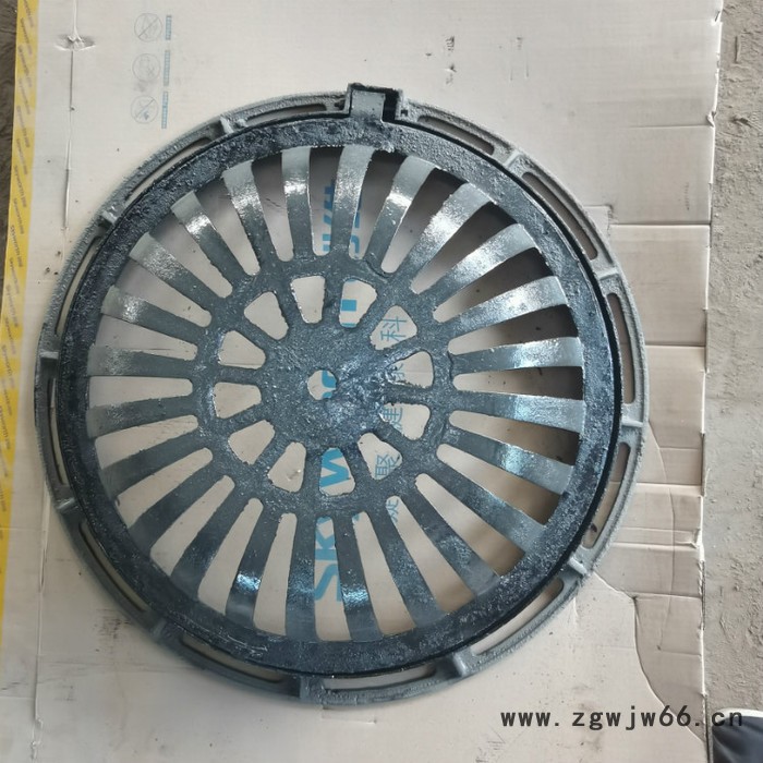 现货供应圆溢流井 鑫益通 山东球墨铸铁井盖图4