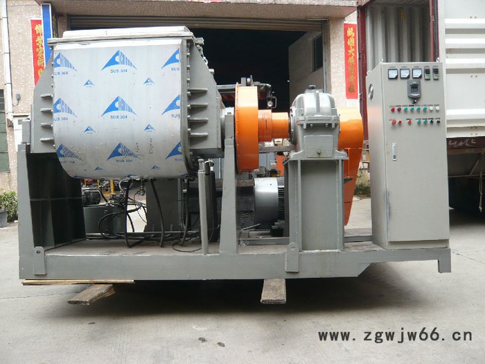 东北BMC纤维板捏合机 超轻粘土捏合机 树脂井盖捏合机图3