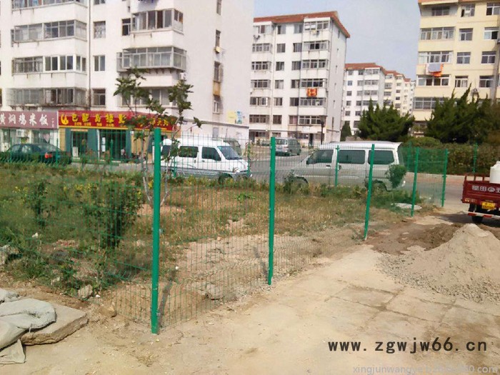 供应    威海护栏    荷兰网   井盖   沟盖板图7