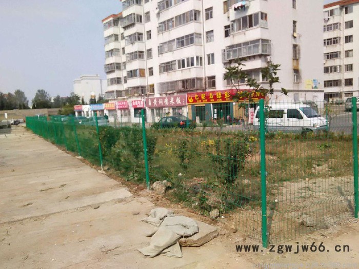 供应    威海护栏    荷兰网   井盖   沟盖板图5