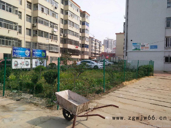 供应威海创鹏护栏 荷兰网 井盖 沟盖板图5