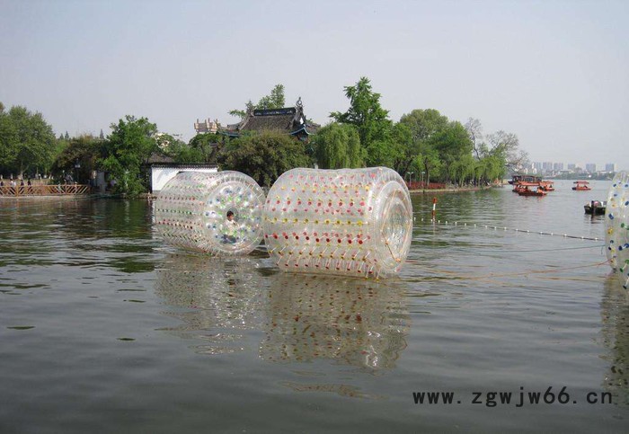 大型加厚充气水上滚筒球步行球乐园水池儿童成人雪地透明碰碰球图3