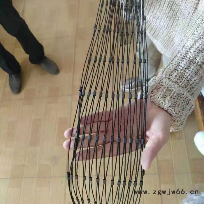 润 宁污水井检查井电力通讯井防坠网   窖井安全网尼龙井盖网 下水道防护网  高空防坠不锈钢网  井口防坠防护网  润宁图5