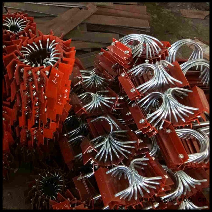 金属管夹 油燃烧管夹 一次性使用管夹 工厂直售管夹 形井盖管夹 蒸汽发生器管夹图4