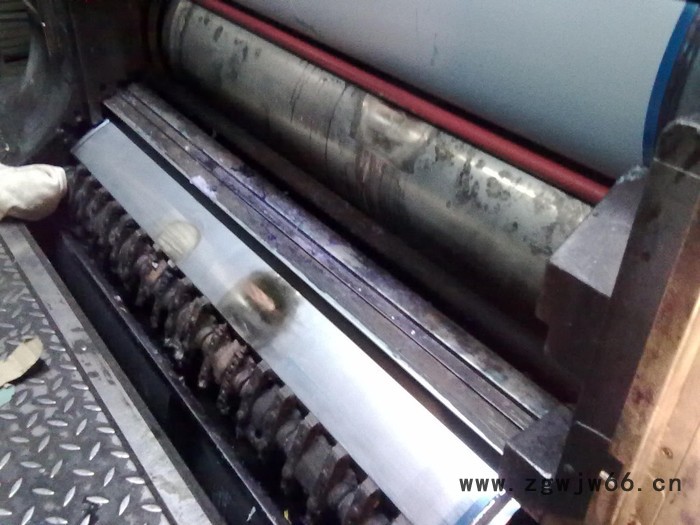 西安精艺达专业滚筒在机紧急修复、海德堡、秋山、小森、富士光华等滚筒压伤腐蚀维修图2
