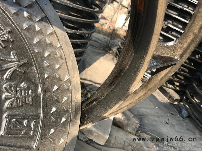 兴华铸业供应 自来水井盖 球墨井盖 铸铁井盖图4