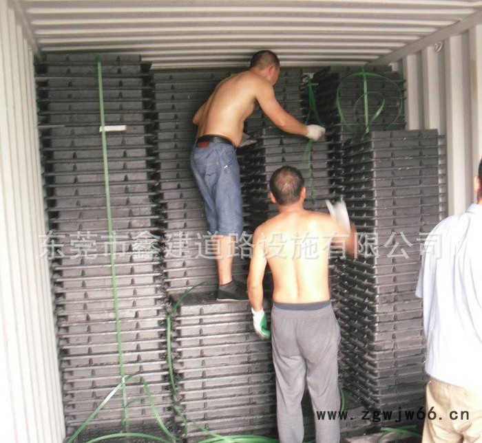 大型出口井盖生产BMC/SMC材质复合井盖图3