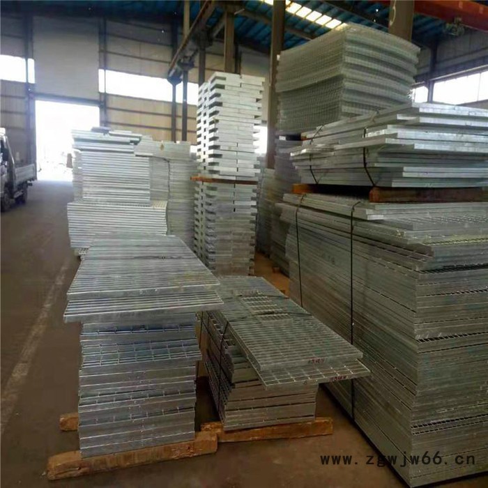 宁达厂家定制电缆井热镀锌沟盖板预制防水坑道花纹盖板长方形防滑井盖 大型鸽舍棚漏粪用地网20*160mm网孔加密型热镀锌脚图6