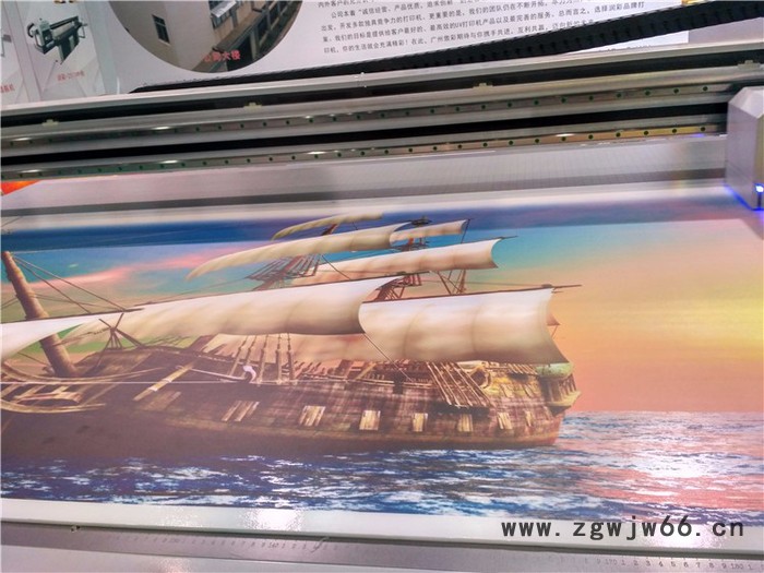 润彩2513  亚克力灯箱彩印机· 润彩东芝工业喷头 环保油墨不褪色 操作简单图2