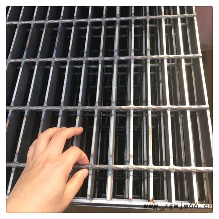 镀锌雨水篦子厂家 汽车道雨水篦子 镀锌格栅雨水篦子井盖图4
