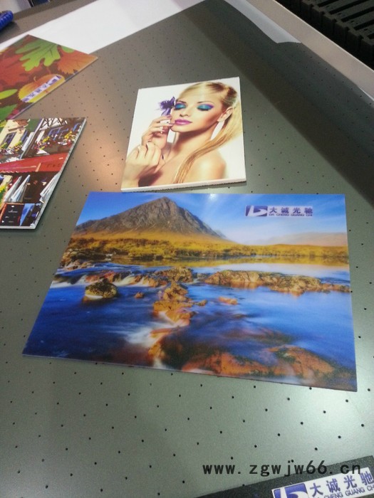 供应国内的UV彩印机，到底是哪种喷头更好吗？图2