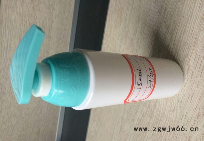 塑料泵头   螺纹泵  乳液泵    塑料压泵    喷头图2