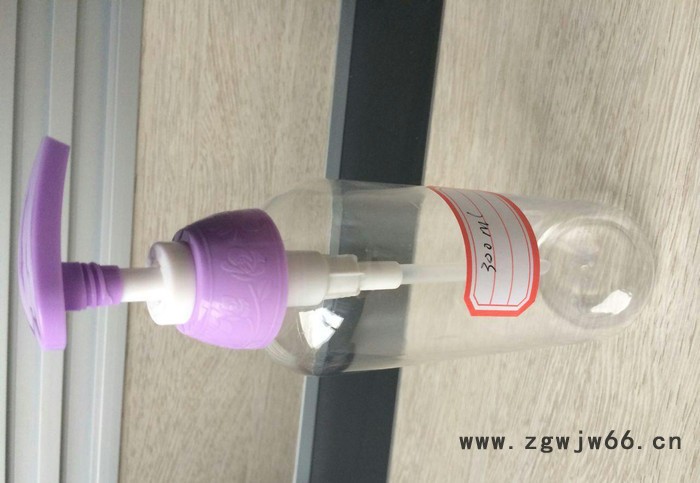 塑料泵头   螺纹泵  乳液泵    塑料压泵    喷头图3