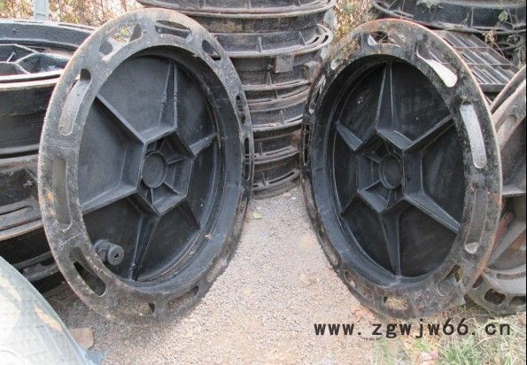 天彩供应多种井盖，球墨铸铁井盖，树脂井盖，不绣钢隐形井盖，雨水箅子，沟盖板，草盆井，电力井盖，隐形井盖，高分子复合材料井图3