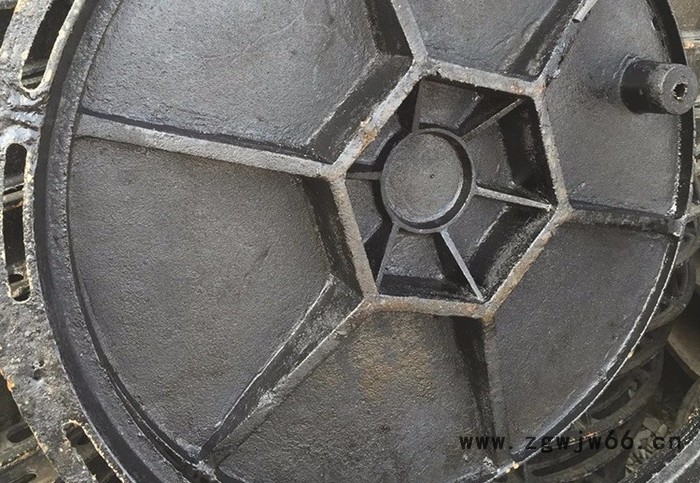 利安 球墨铸铁井盖价格_球墨铸铁井盖价格行情走势   定制**球墨铸铁井盖雨水篦子污水窖排水沟检查井盖700**图3