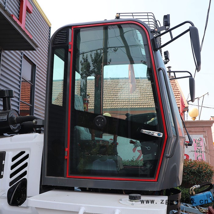 凯临重工 自上料滚筒式搅拌车 盘锦市自上料滚筒式搅拌车厂家图2