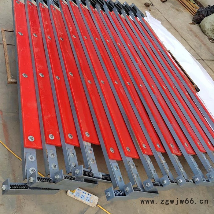 天向厂家定制输送带清扫器 输送带滚筒清扫器 生产厂家图5