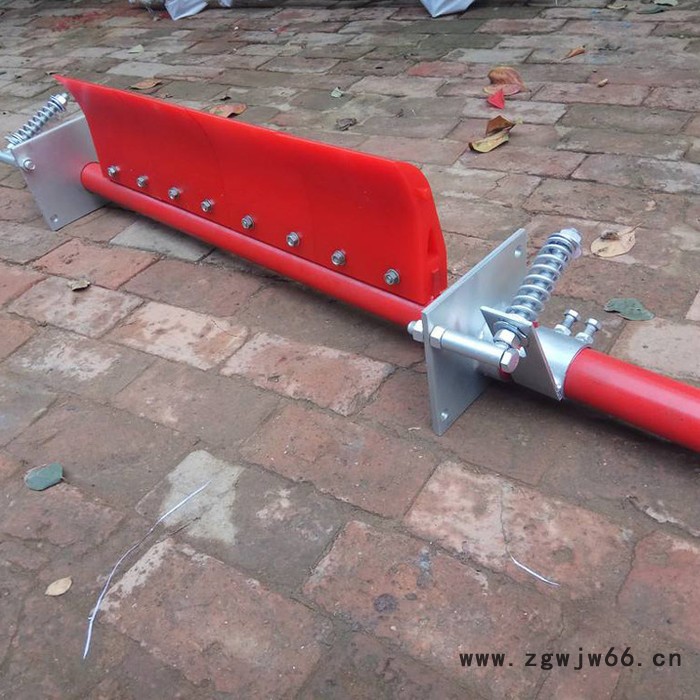 天向厂家定制输送带清扫器 输送带滚筒清扫器 生产厂家图7