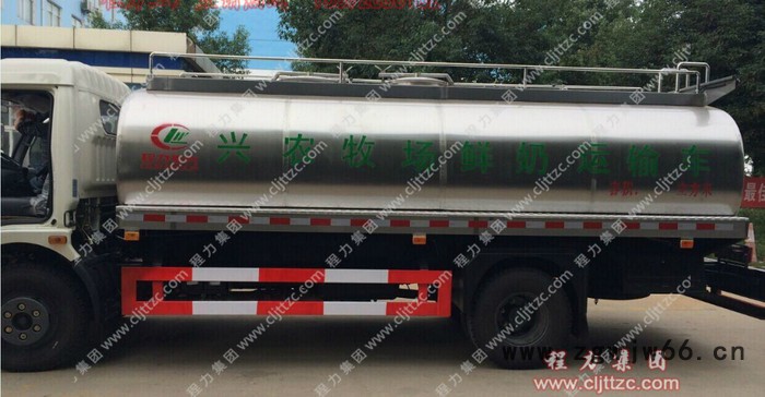 奶罐车**：不锈钢罐体，保温夹层，内带清洗喷头1387288-0182图3