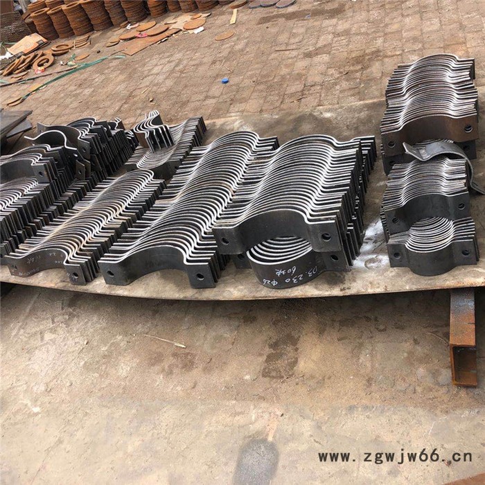 立管管夹 双孔管夹 三螺栓管夹 管道抱箍 常年生产图4