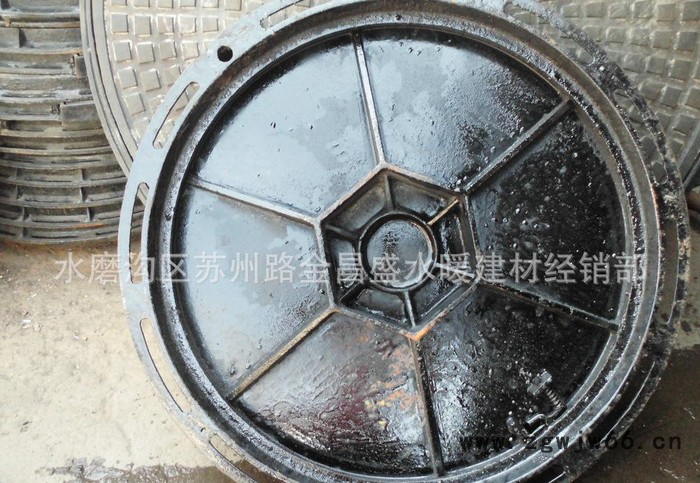 生产 Φ700高强度球墨铸铁井盖 黑色圆形马路铸铁井盖