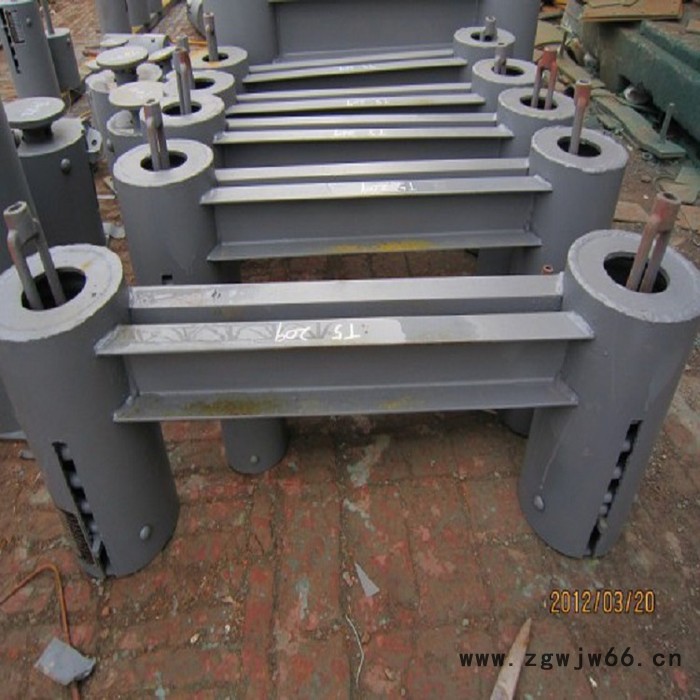 聚润厂家**-汽水管道-管夹滑动支座-管夹导向支座-定制款支吊架图4