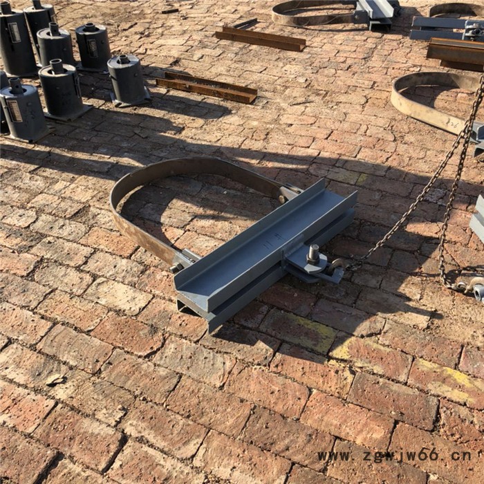 齐鑫 C形钢带管夹104430660 C形螺杆管夹 立管管夹 双孔管夹 D-ZD2010标准图2