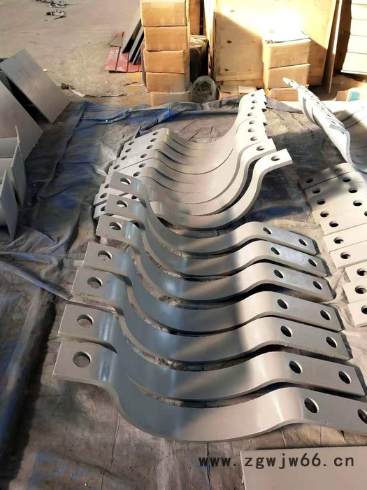 润圣厂家供应 D2三孔管夹 管道管夹 立管管夹 型号齐全 可来图定制图2