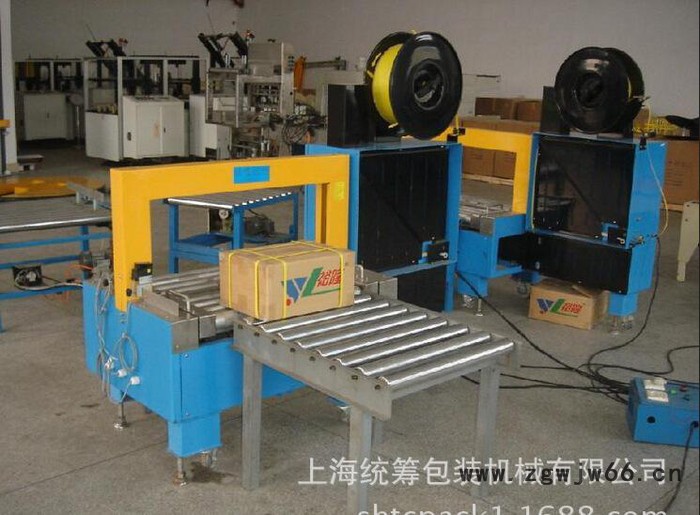 全自动动力滚筒流水线打包机,侧体打包机,生产线自动打包机。图2