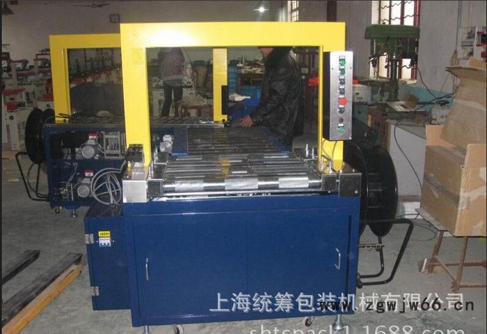 全自动动力滚筒流水线打包机,侧体打包机,生产线自动打包机。图3