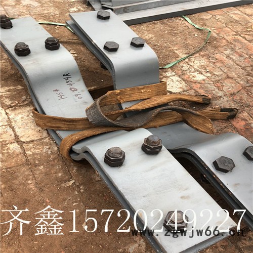 齐鑫直供A8 三螺栓管夹 双排罗栓管夹 铸铁管用管夹 支托用管夹 厂家定制 专业生产图1