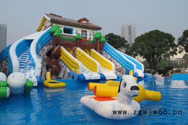 华予游乐**水上休闲运动器材，水上步行球，水上滚筒，水上压板，水上陀螺，水上漂浮物，充气水上乐园，移动水上乐园批发图3