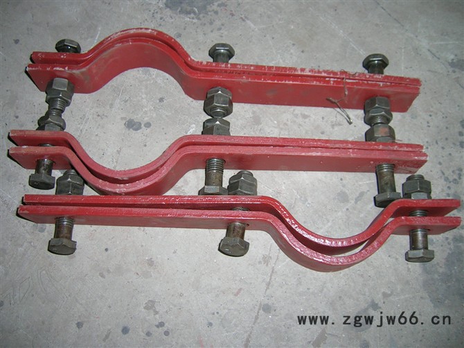 齐鑫管道厂家直供D2 三孔短管夹可按图纸订制图5