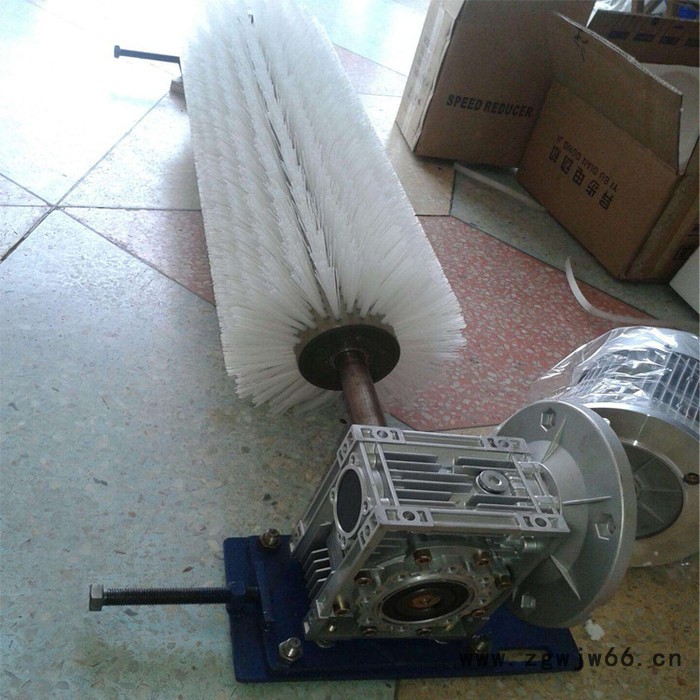 天向 毛刷辊清扫器 输送机毛刷清扫器厂家 滚筒毛刷清扫器价格图4