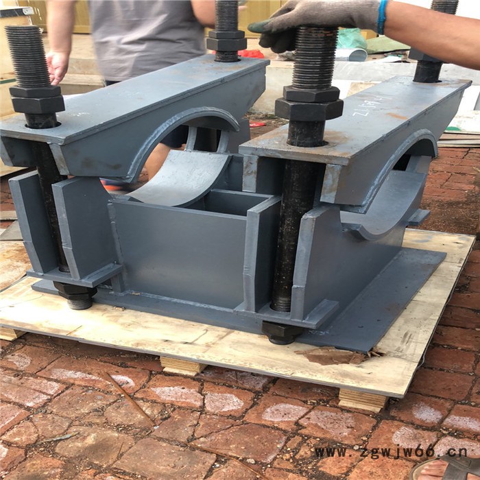 齐鑫Z10 立管支座 管夹固定支座 管夹导向支座 支座实体厂家图4