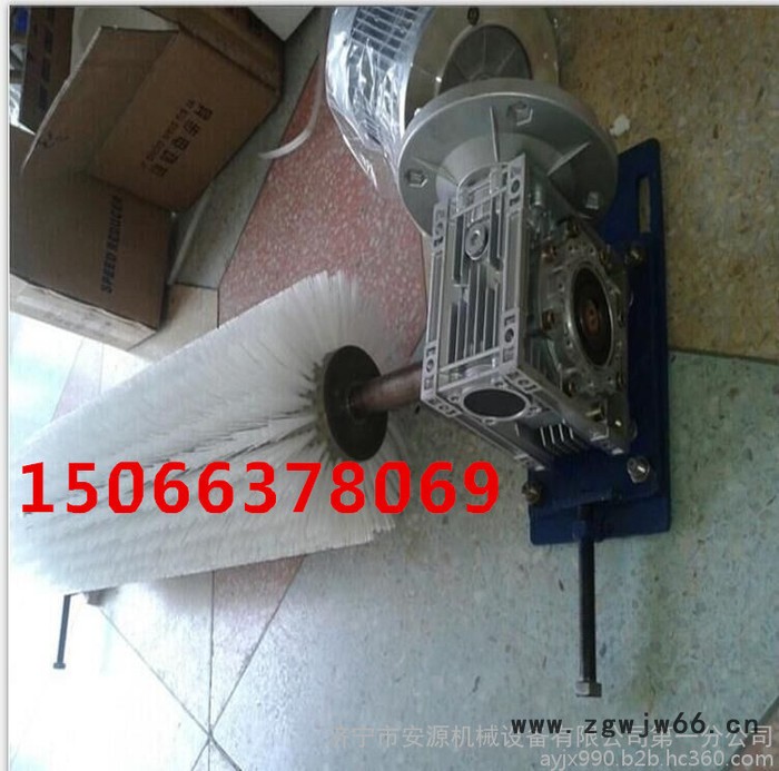 湖南**XQ-I电动尼龙毛刷清扫器 旋转式电动毛刷清扫器 矿用电动滚筒清扫器图7