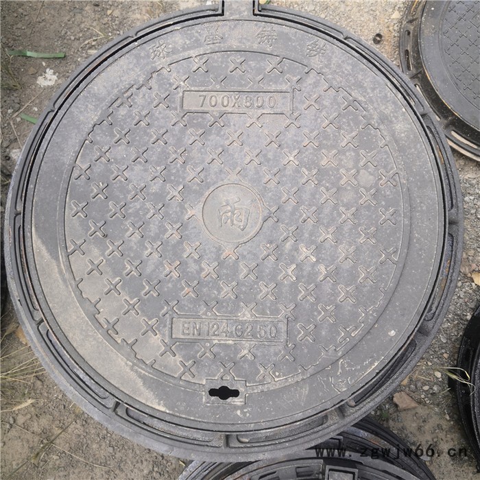 酉鸡700x800 球墨铸铁井盖生产厂家 规格齐全 承载能力10-100吨图4