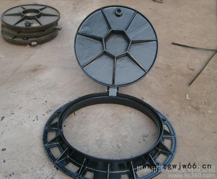 重型60吨 E600 700mm圆形球墨铸铁井盖图3