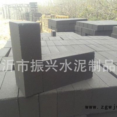 彩砖井盖路沿石