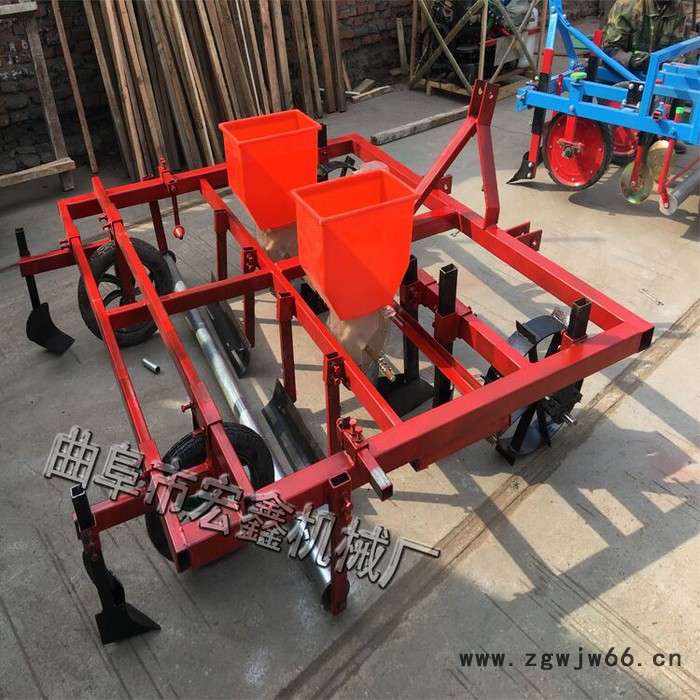 宏博 膜上花生播种机 滚筒式鸭嘴点播机 1垄2行施肥播种机图5
