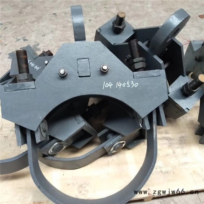 齐鑫103 C形螺栓管夹 C形钢带管夹 立管管夹 汽水发电厂配件图4