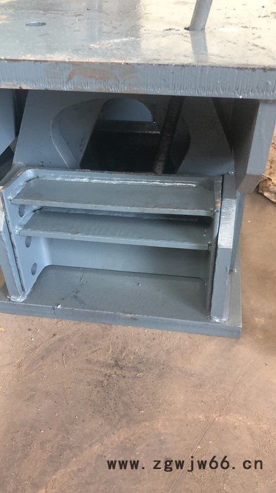 滑动支座J12管夹滑动管夹DN500导向管托大量现货齐鑫厂图3