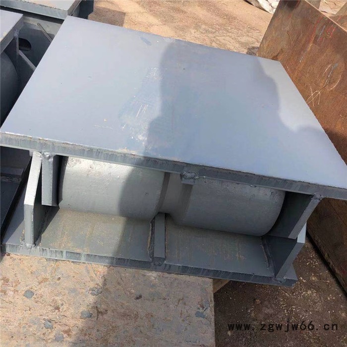 滑动支座J12管夹滑动管夹DN500导向管托大量现货齐鑫厂图2