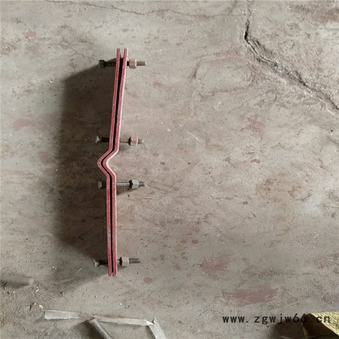 齐鑫厂家供应A10 四螺栓管夹图3