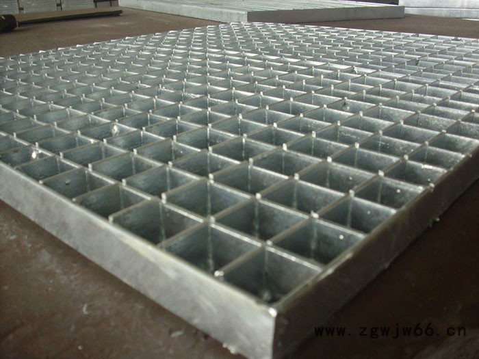 施耐德钢格板  昌吉喷漆窨井盖隐形井盖图4