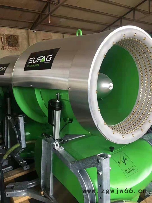 短相思兮无穷极   造雪机  雪地滚筒  滑雪圈图4