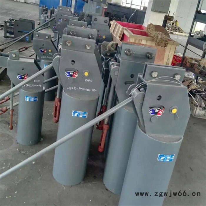 00131 管夹式刚性吊架 0133耳板式刚性吊架 沧州齐鑫支吊架厂家图5