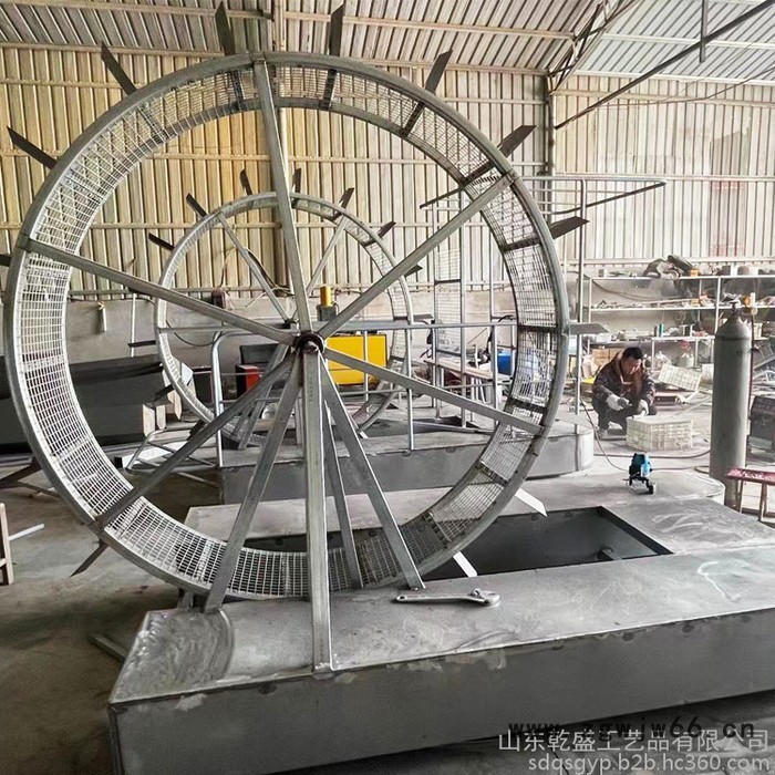 山东乾盛工艺品水上游乐设备观光船人力脚踏船滚筒单车水池互动多人娱乐项目网红小船定做乐园铁艺遮阳度假快艇游行美陈图2